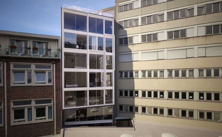 Confidence, Paris — view 3