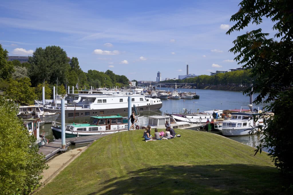 New Art, Asnieres Sur Seine — view 4