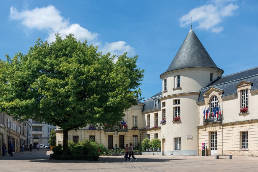 Victor's Square, Clamart — view 3